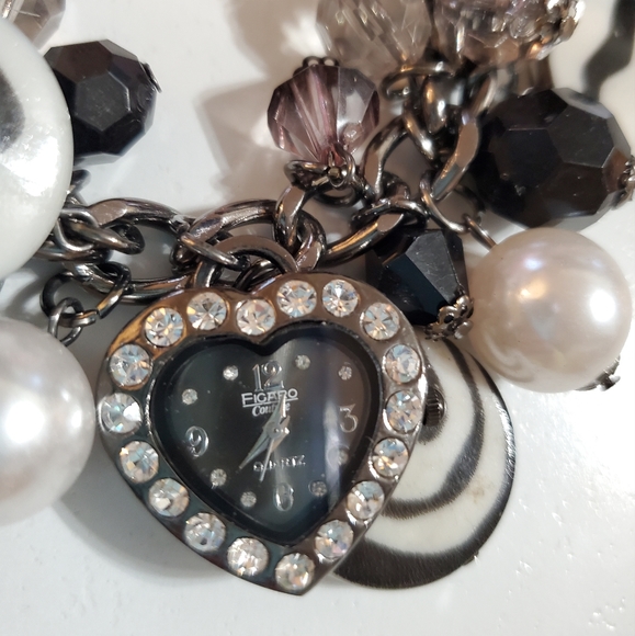 Retro Figaro Couture Charm Bracelet Heart Watch - Picture 5 of 16